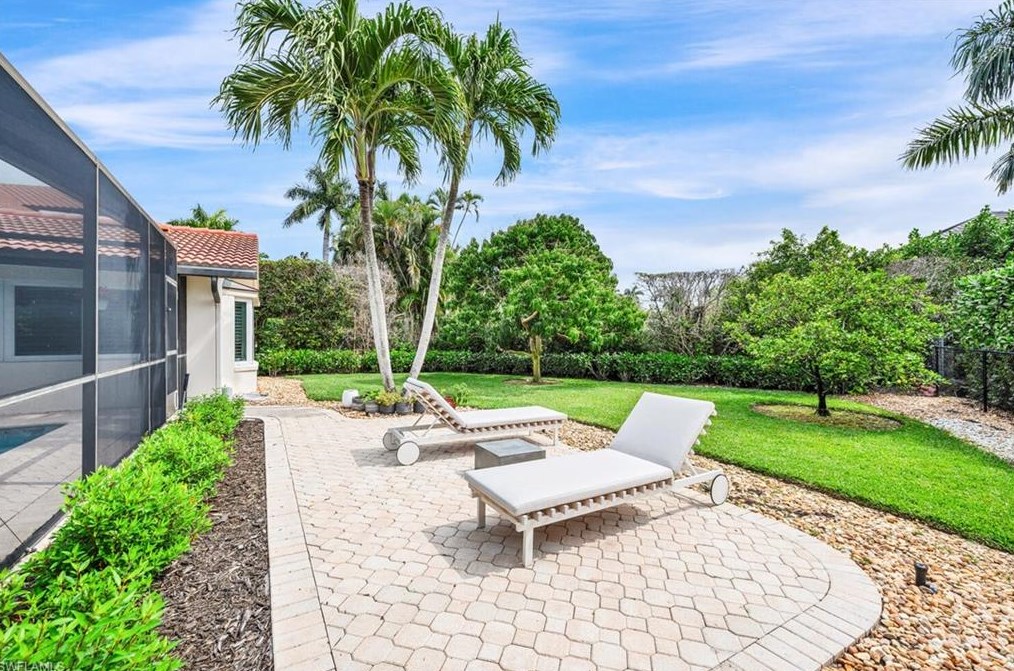 3130 Leeward Ln, Naples, FL 34103-4042