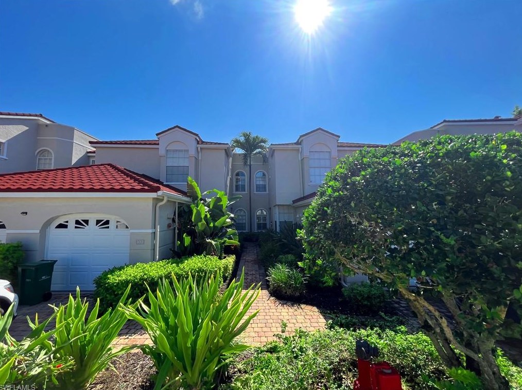 1510 Clermont Dr, Naples, FL 34109-0300