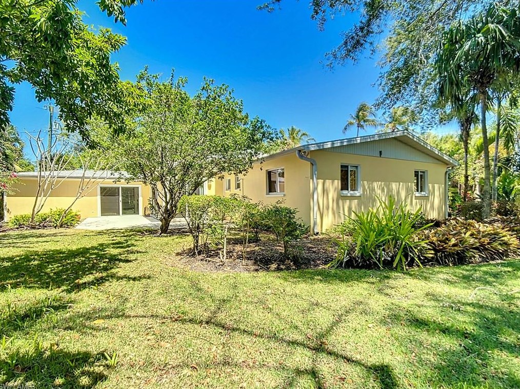 671 7th St, Naples FL  34117-2140 exterior
