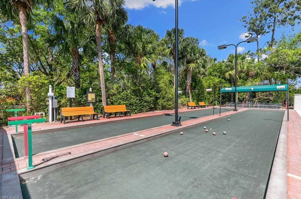 5045 Cedar Springs Dr, Naples FL  34110-2326 exterior