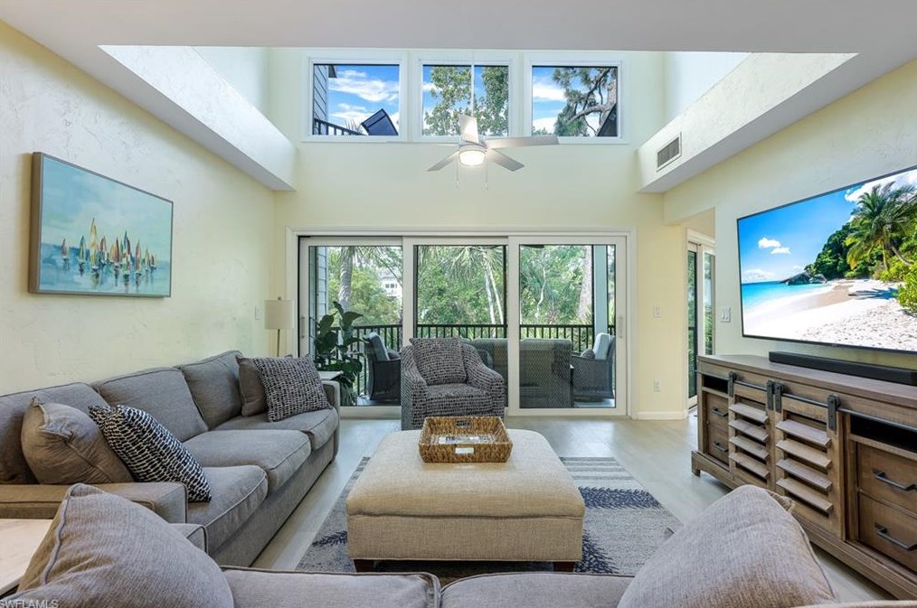 27002 Oakwood Lake Dr, Bonita Springs, FL 34134-8646
