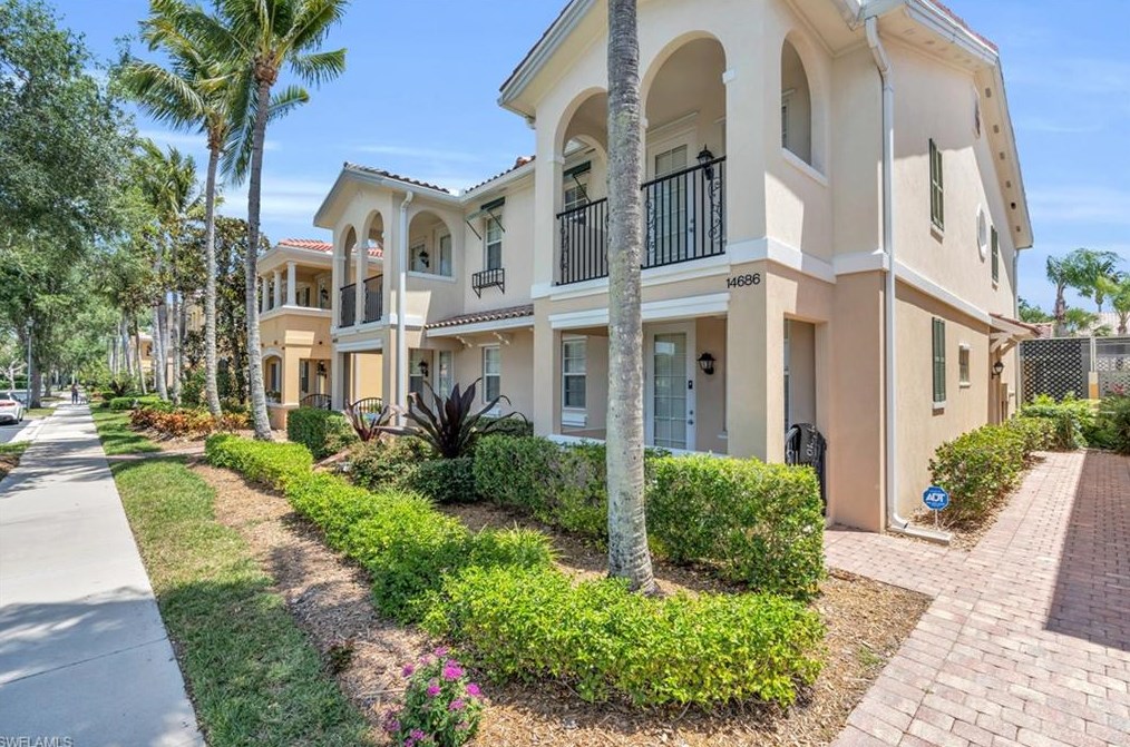 14686 Escalante Way, Bonita Springs, FL 34135-8279