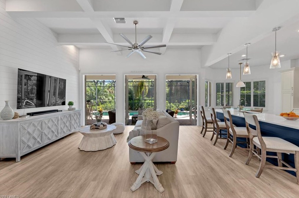 339 Saddlebrook Ln, Naples, FL 34110