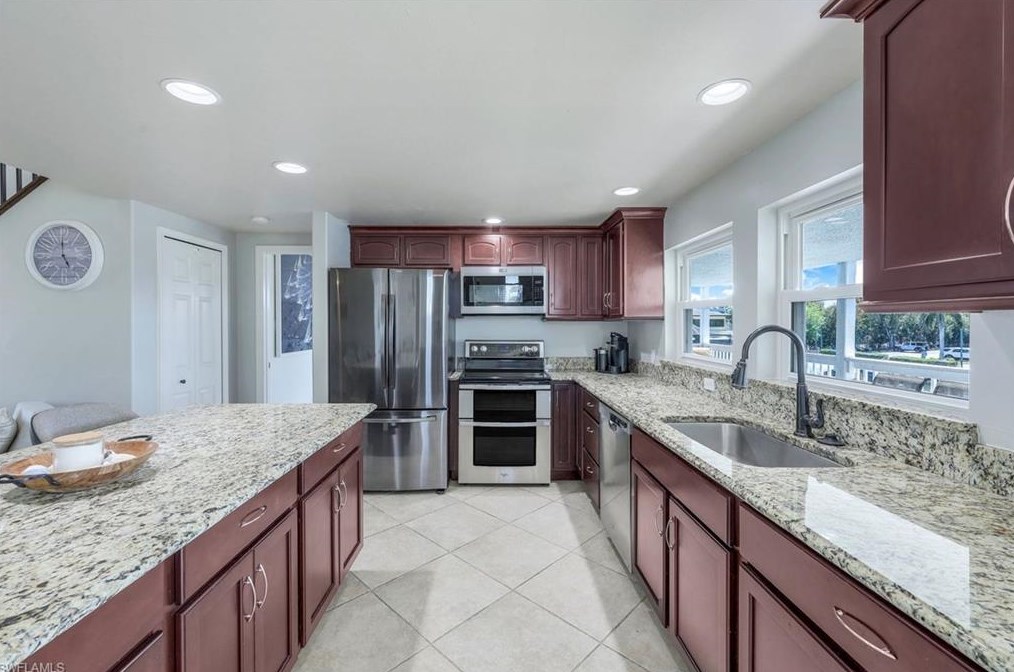 748 Rose Ct, Marco Island FL  34145-2523 exterior