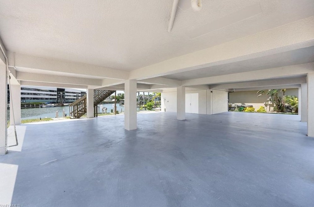 748 Rose Ct, Marco Island FL  34145-2523 exterior