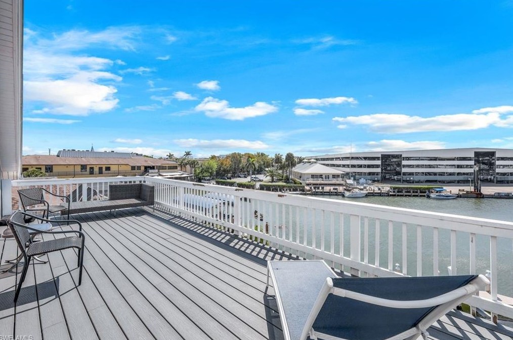 748 Rose Ct, Marco Island FL  34145-2523 exterior