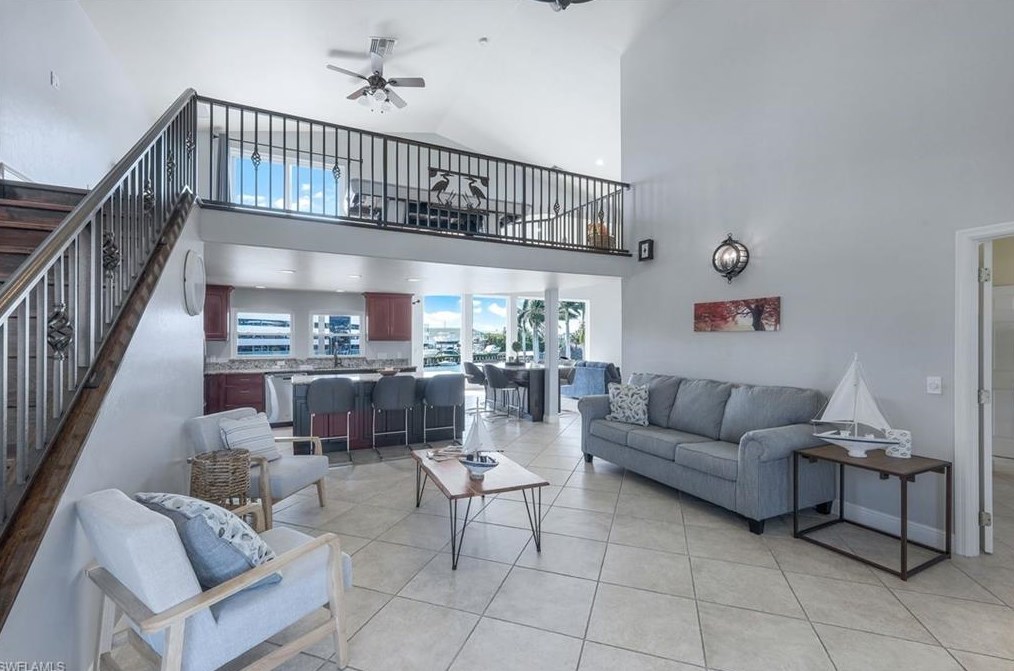 748 Rose Ct, Marco Island FL  34145-2523 exterior