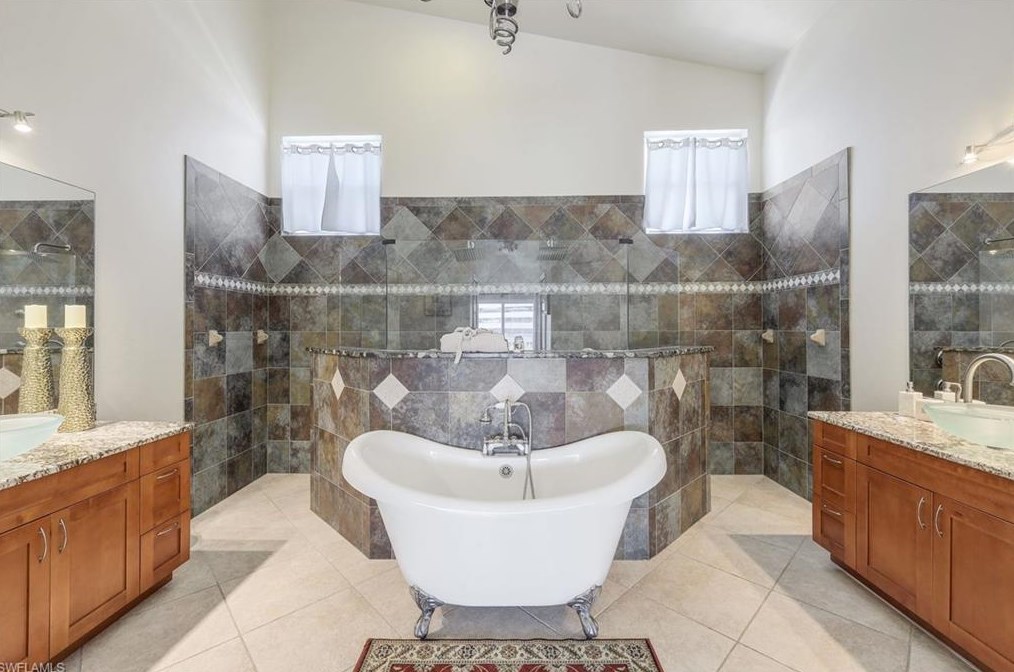 748 Rose Ct, Marco Island FL  34145-2523 exterior