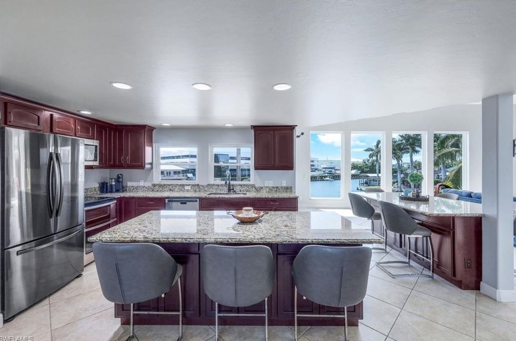 748 Rose Ct, Marco Island FL  34145-2523 exterior