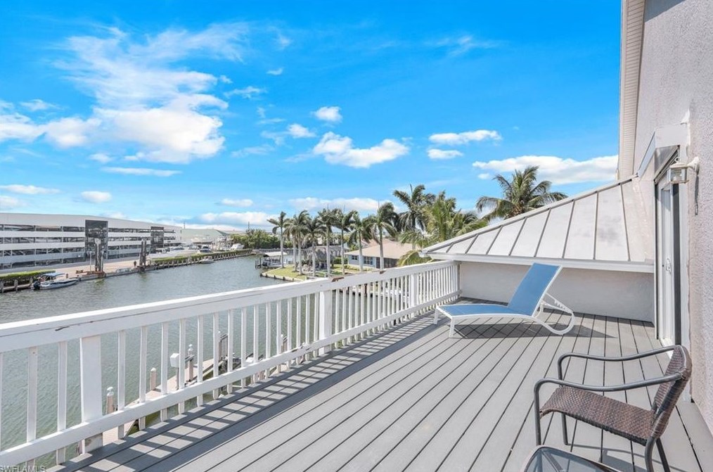 748 Rose Ct, Marco Island FL  34145-2523 exterior