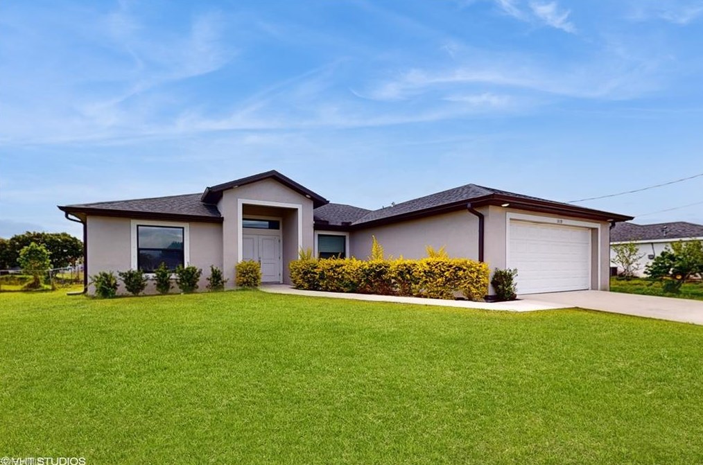 1019 Chapel Ave, Lehigh Acres, FL 33971-8518