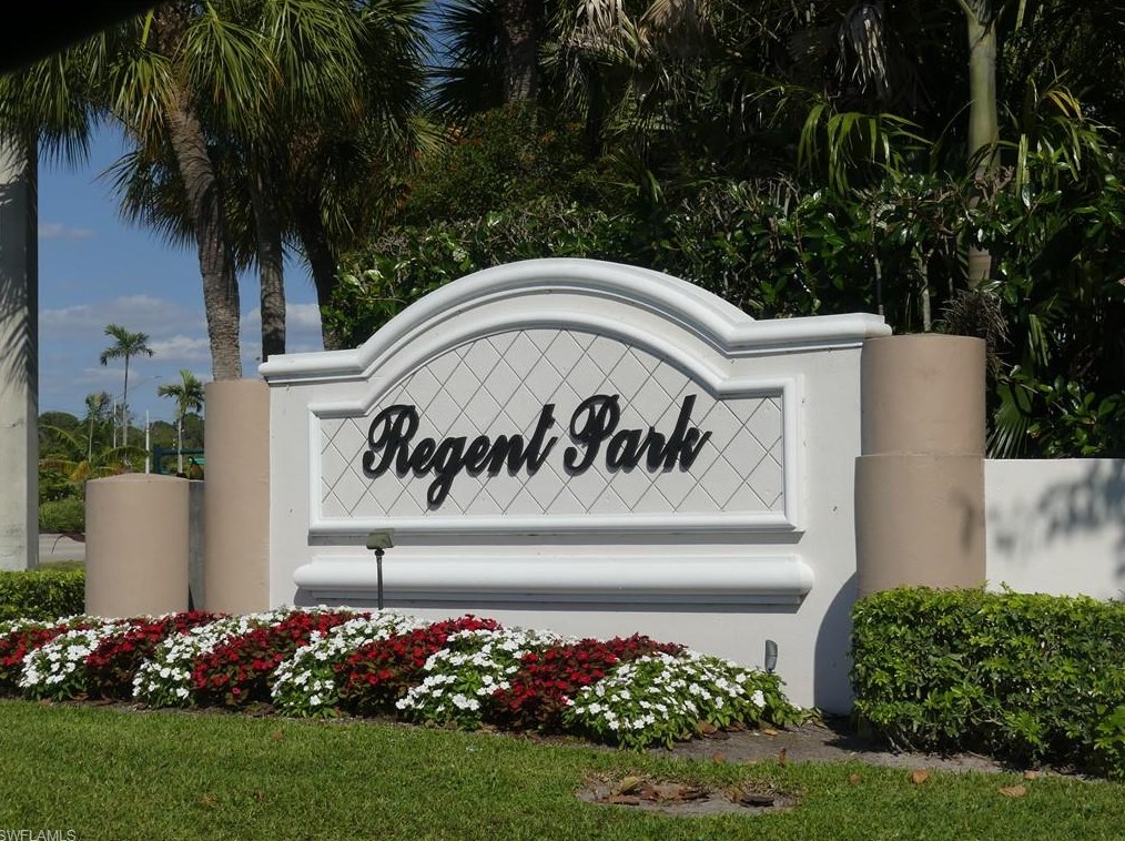 10148 Regent Cir, Naples, FL 34109-1564