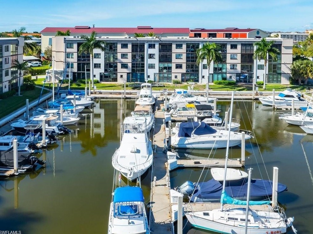 801 River Point Dr #204a, Naples, FL 34102