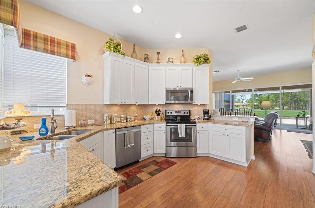 8621 Gleneagle Way, Naples, FL 34120-1686