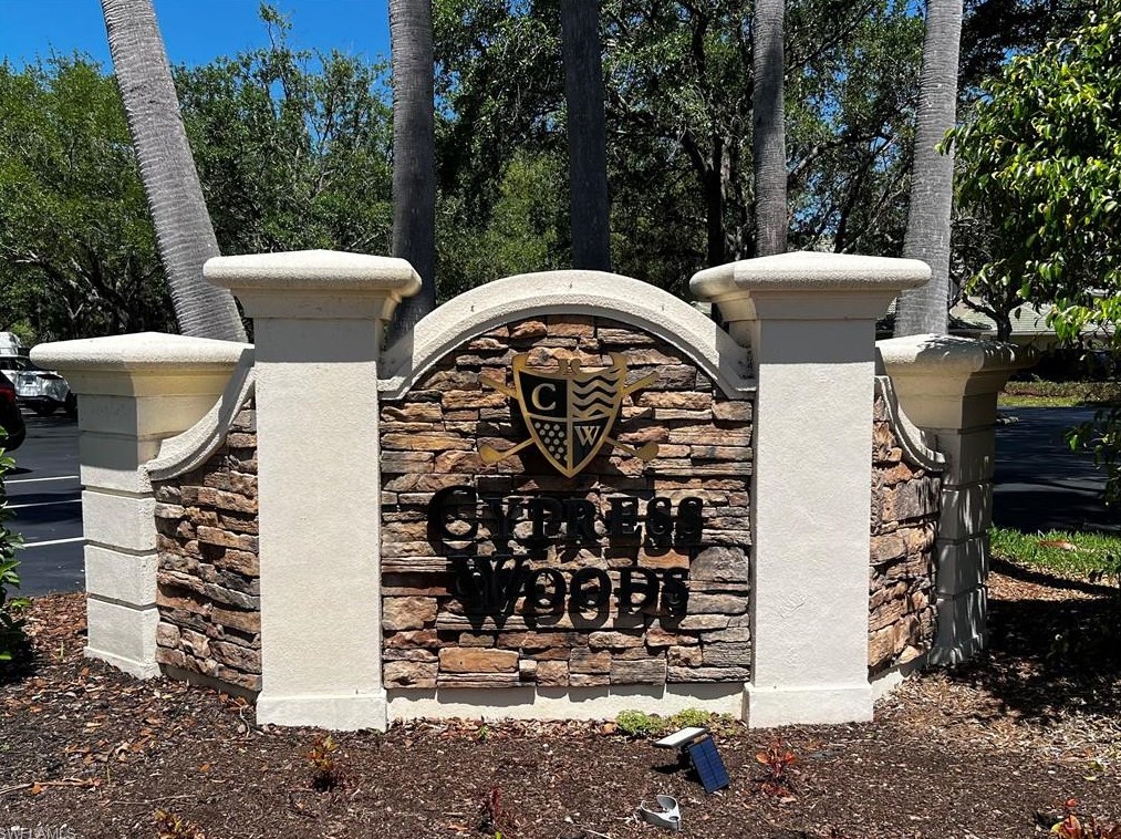 2720 Cypress Trace Cir, Naples FL  34119-8547 exterior