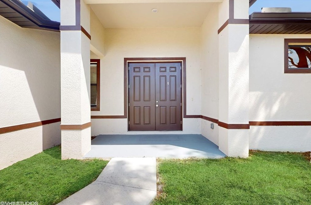 3204 24th St, Lehigh Acres, FL 33976-3900