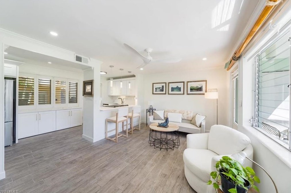289 8th Ave S #289a, Naples, FL 34102