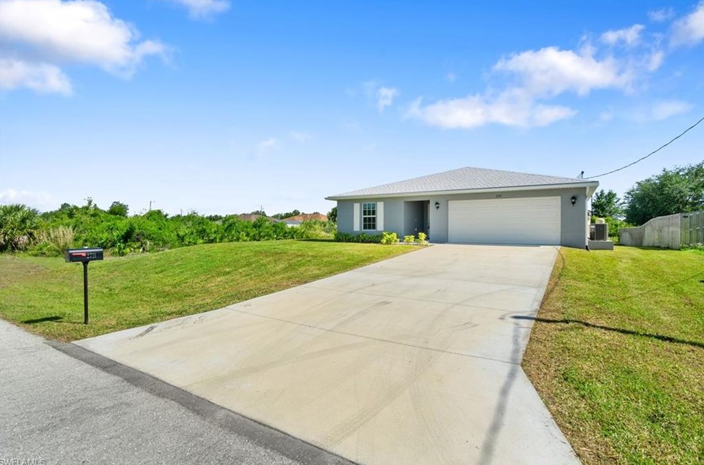 2711 64th St W, Lehigh Acres, FL 33971