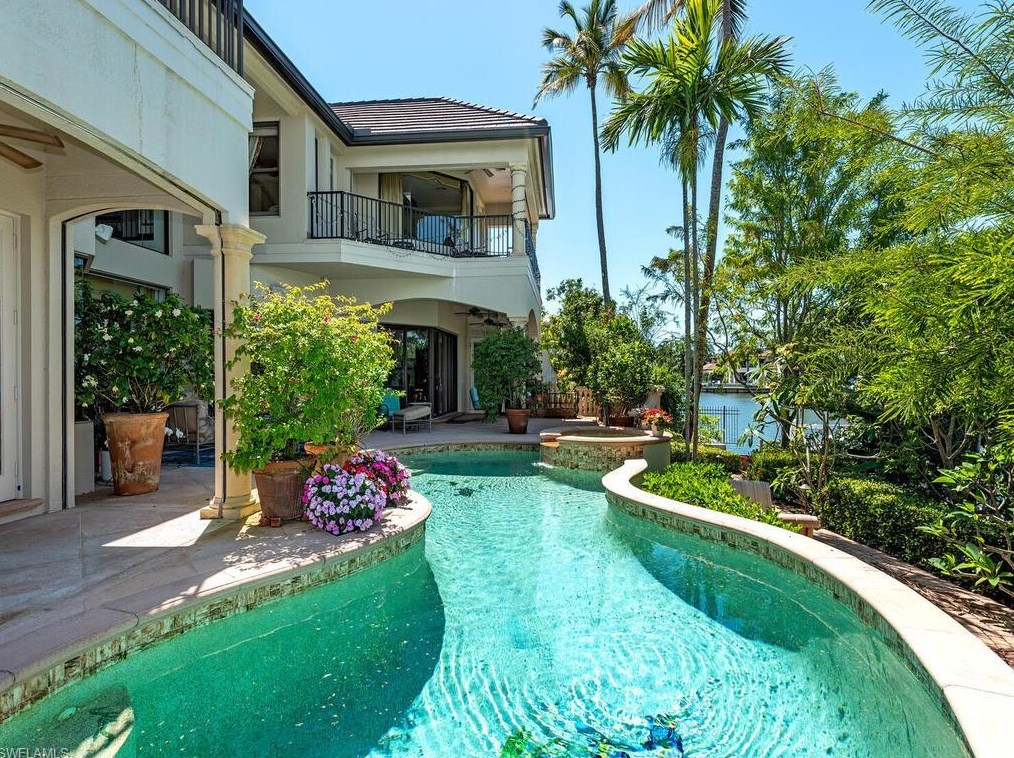 651 21 Ave, Naples FL 34116-6423 exterior