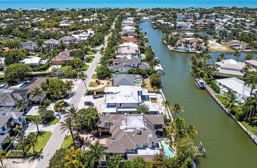 651 21 Ave, Naples FL 34116-6423 exterior