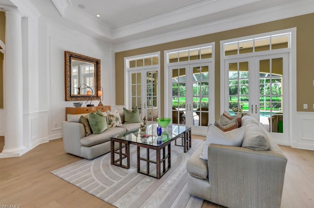 4602 Pond Apple Dr, Naples, FL 34119-8546