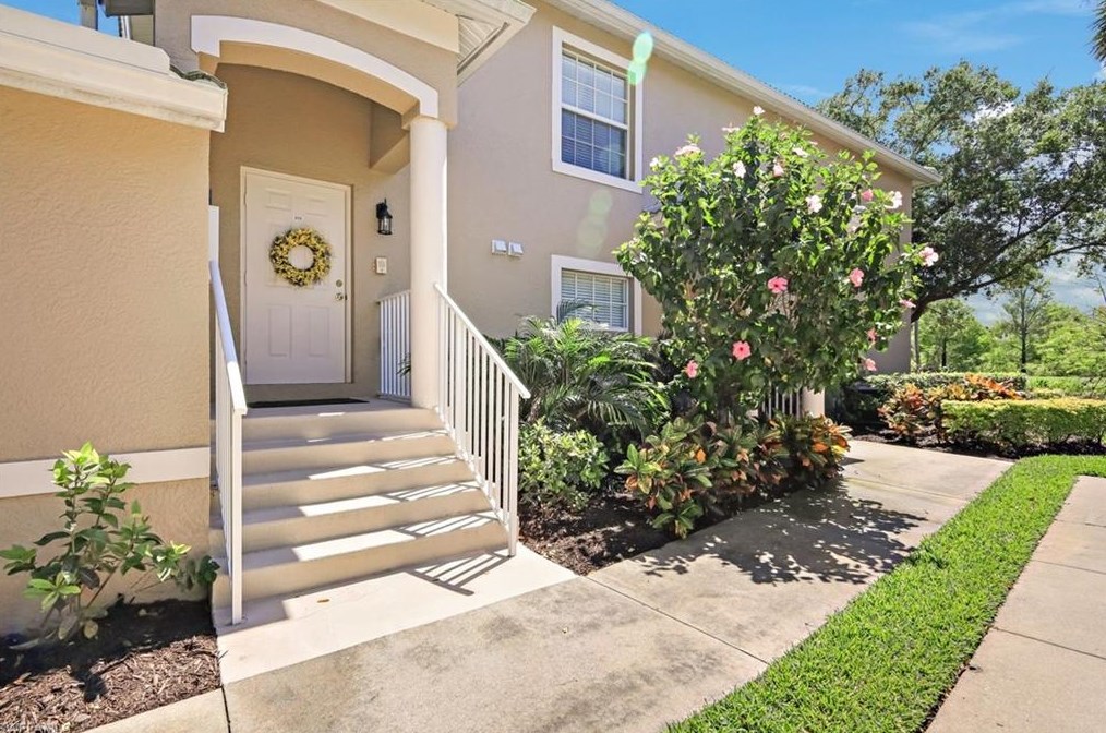 3575 Laurel Greens Ln, Naples, FL 34119-8055