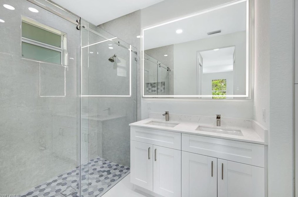 4576 68 Ave, Naples FL 34120-6451 exterior