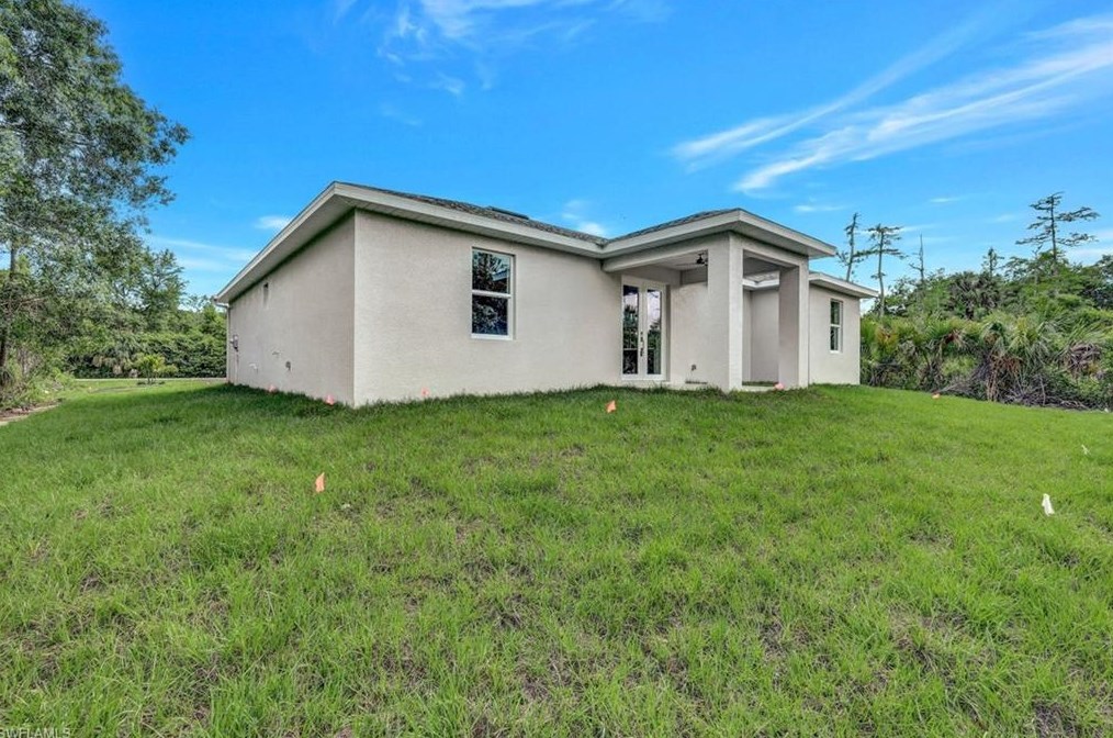 4576 68 Ave, Naples FL 34120-6451 exterior