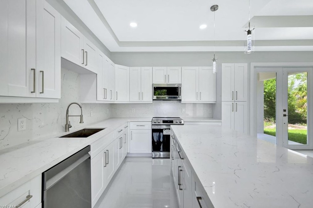 4576 68 Ave, Naples FL 34120-6451 exterior