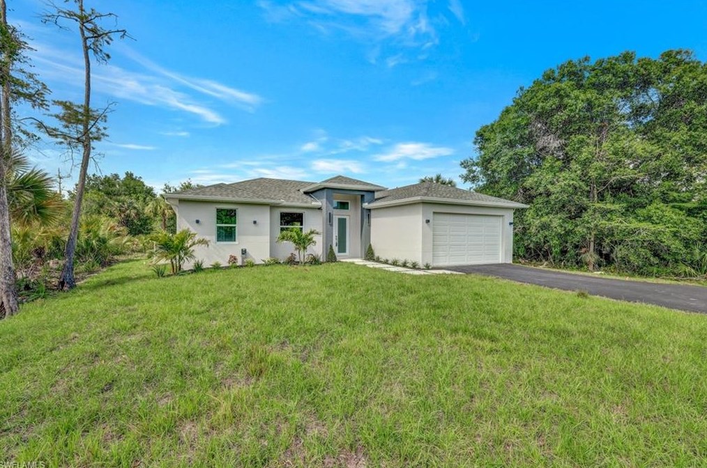 4576 68 Ave, Naples FL 34120-6451 exterior