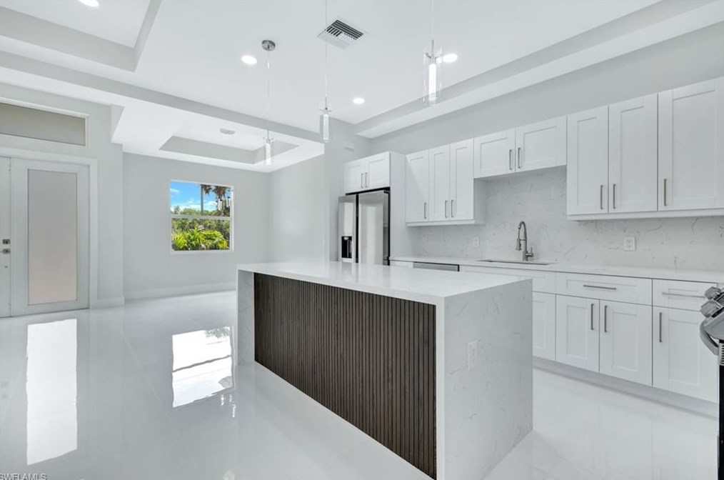 4576 68 Ave, Naples FL 34120-6451 exterior