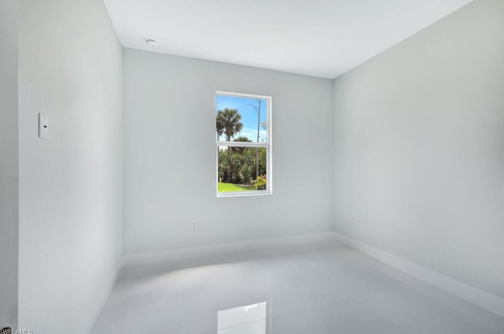 4576 68 Ave, Naples FL 34120-6451 exterior