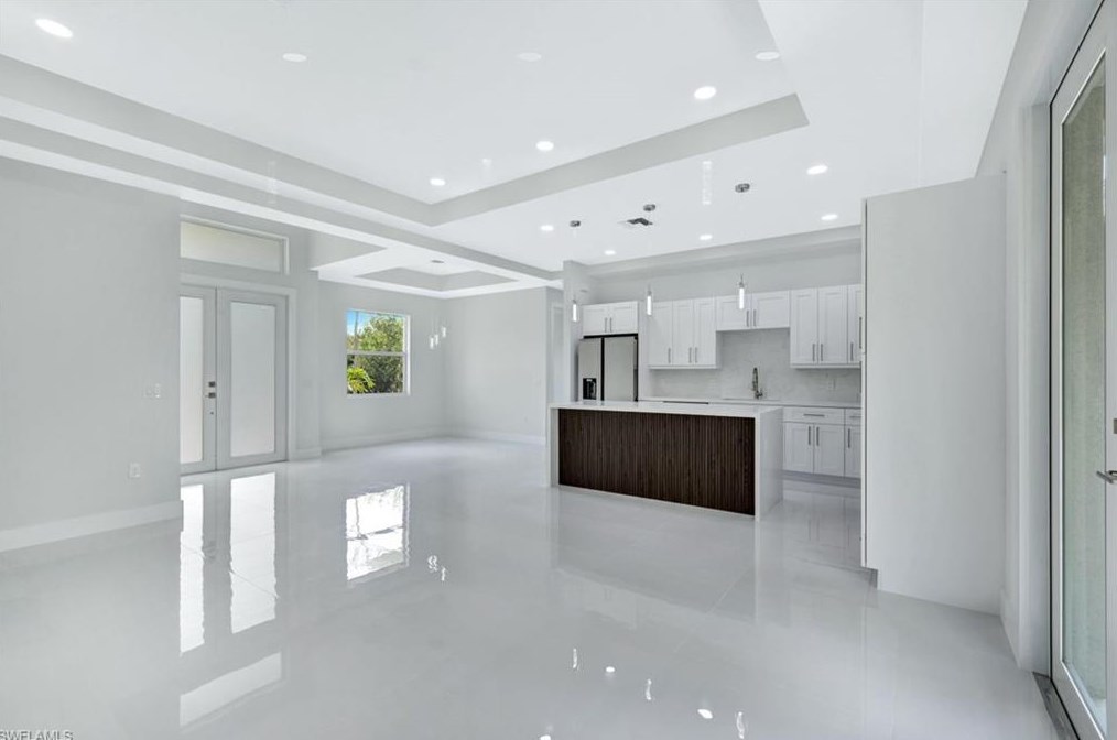 4576 68 Ave, Naples FL 34120-6451 exterior