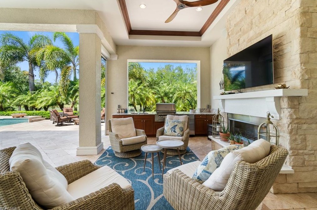 4265 Deephaven Ln, Naples FL 34119-8616 exterior