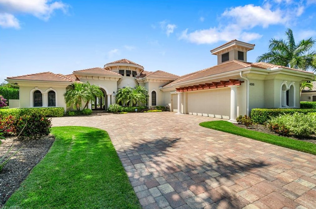 4265 Deephaven Ln, Naples FL 34119-8616 exterior
