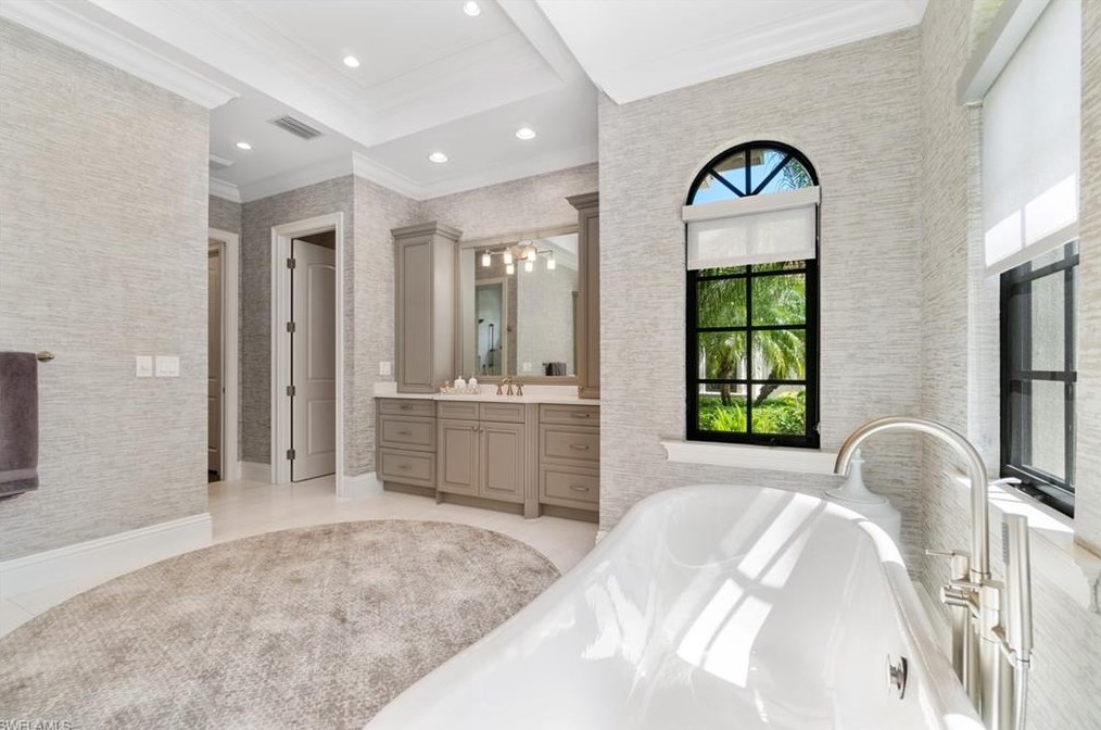 4265 Deephaven Ln, Naples FL 34119-8616 exterior