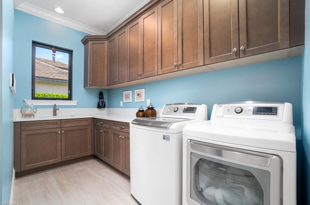 4265 Deephaven Ln, Naples FL 34119-8616 exterior