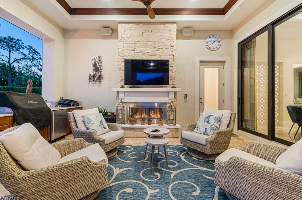 4265 Deephaven Ln, Naples FL 34119-8616 exterior