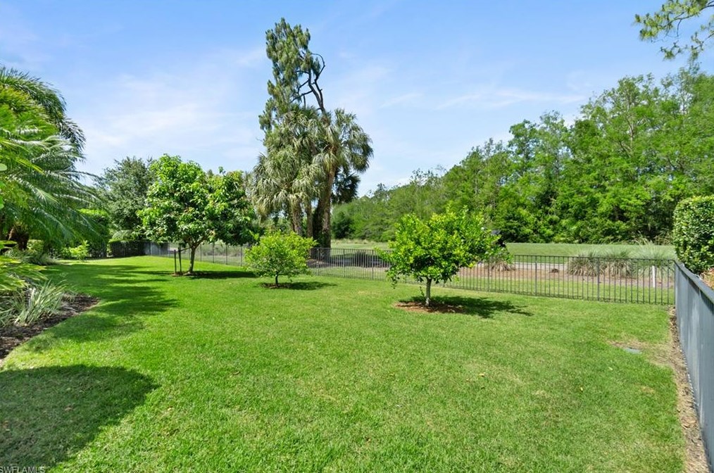 4265 Deephaven Ln, Naples FL 34119-8616 exterior