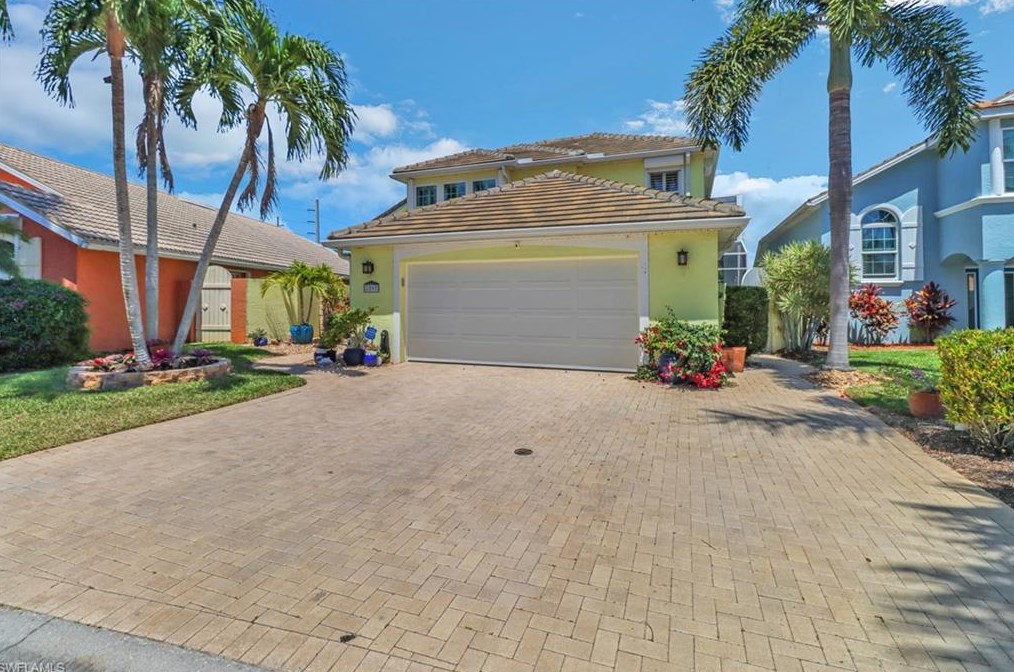 1097 Jardin Dr, Naples FL 34104-6616 exterior