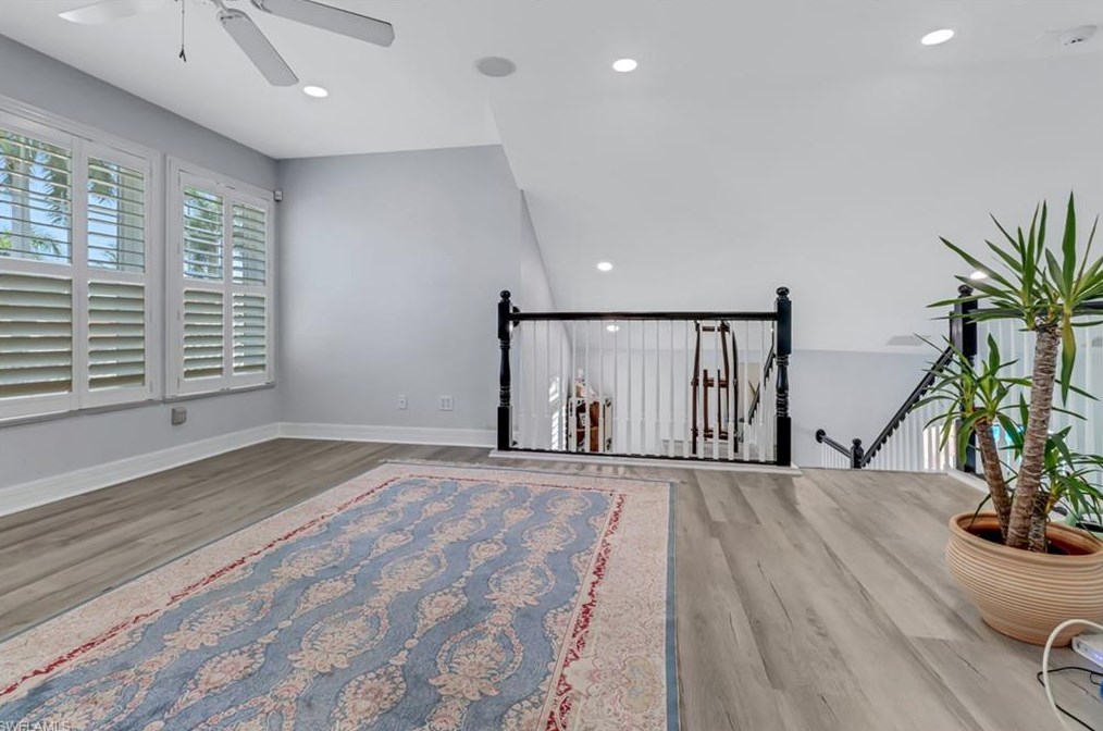 1097 Jardin Dr, Naples FL 34104-6616 exterior