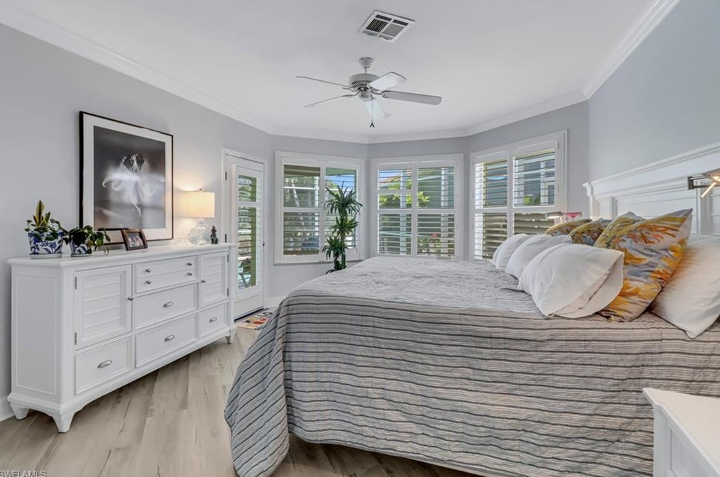 1097 Jardin Dr, Naples FL 34104-6616 exterior