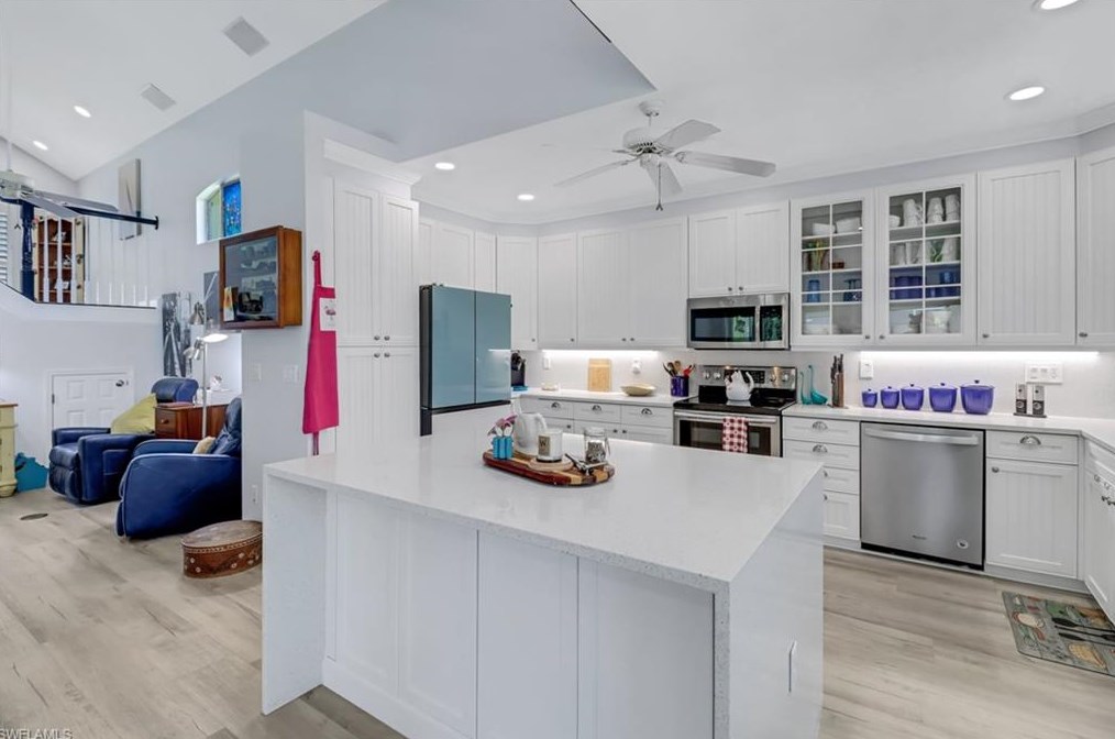 1097 Jardin Dr, Naples FL 34104-6616 exterior