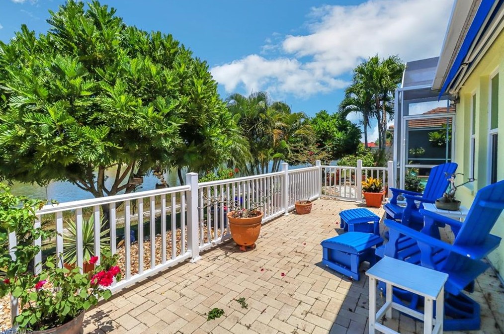 1097 Jardin Dr, Naples FL 34104-6616 exterior