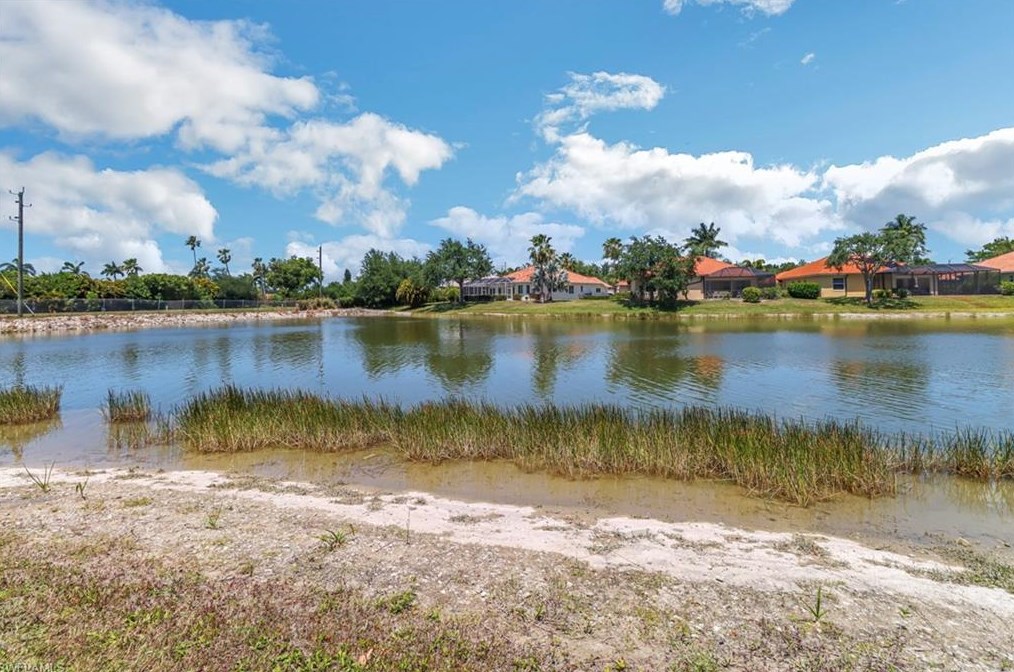 1097 Jardin Dr, Naples FL 34104-6616 exterior