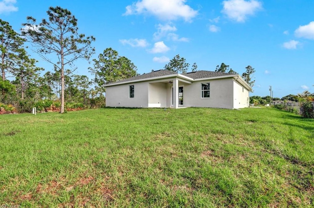 2621 20th Ave, Naples FL  34117-4550 exterior