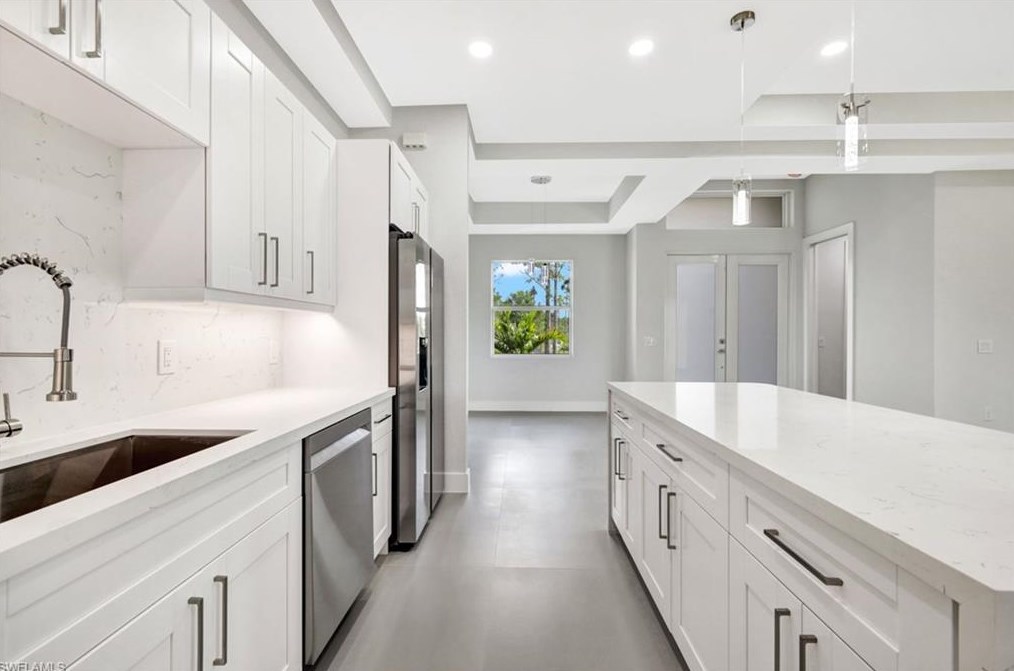 2621 20th Ave, Naples FL  34117-4550 exterior