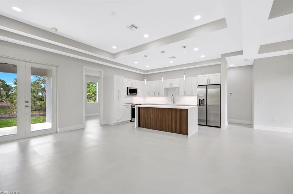 2621 20th Ave, Naples FL  34117-4550 exterior