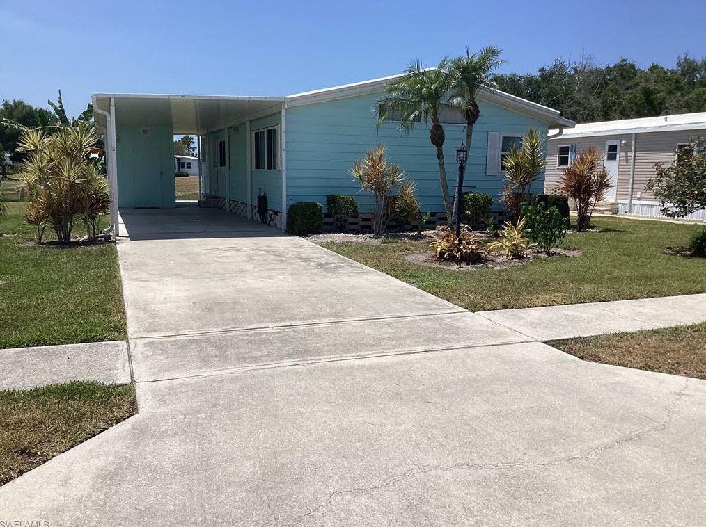 109 Calais Ct, Naples, FL 34112-7052