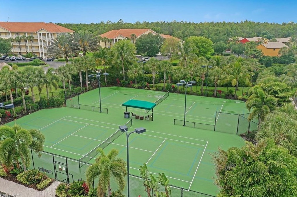 9077 Capistrano St, Naples FL  34113-3399 exterior